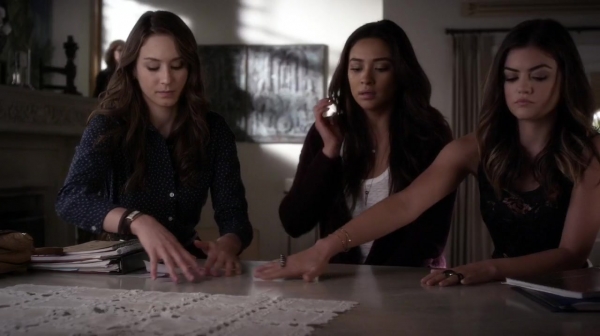 Pretty_Little_Liars_S05E23_Mini_720p_WEB-DL_Dual_RMZ-Dinho_0202.jpg