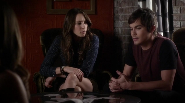 Pretty_Little_Liars_S05E23_Mini_720p_WEB-DL_Dual_RMZ-Dinho_0310.jpg