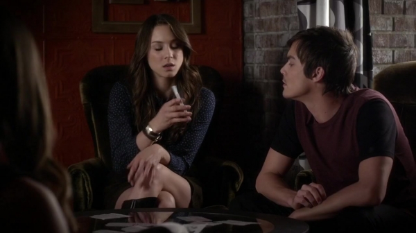 Pretty_Little_Liars_S05E23_Mini_720p_WEB-DL_Dual_RMZ-Dinho_0326.jpg