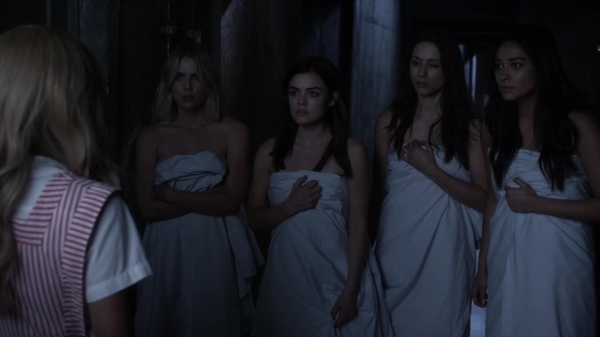 Pretty_Little_Liars_S06E01_720p_HDTV_X264-DIMENSION_0578.jpg