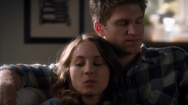 Pretty_Little_Liars_S06E03_720p_HDTV_X264-DIMENSION_1005.jpg