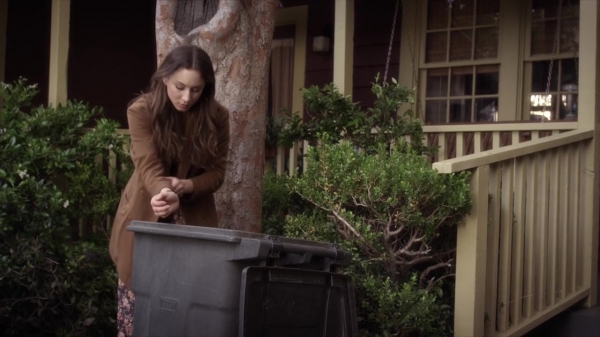 Pretty_Little_Liars_S06E04_720p_HDTV_X264-DIMENSION_0766.jpg