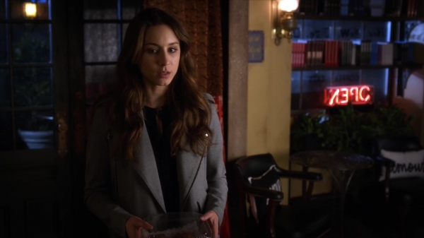Pretty_Little_Liars_S06E04_720p_HDTV_X264-DIMENSION_2357.jpg