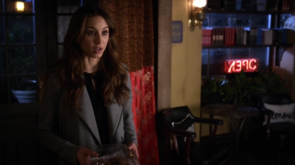 Pretty_Little_Liars_S06E04_720p_HDTV_X264-DIMENSION_2358.jpg