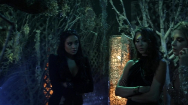 Pretty_Little_Liars_S06E10_Game_Over_Charles_720p_WEB-DL_DD5_1_H_264-PLLs_0144.jpg