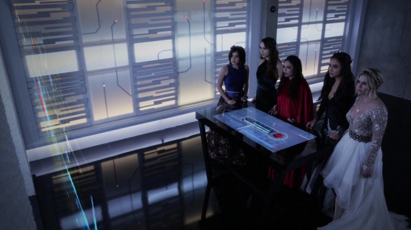Pretty_Little_Liars_S06E10_Game_Over_Charles_720p_WEB-DL_DD5_1_H_264-PLLs_0495.jpg
