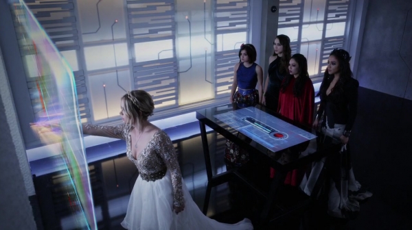 Pretty_Little_Liars_S06E10_Game_Over_Charles_720p_WEB-DL_DD5_1_H_264-PLLs_0505.jpg