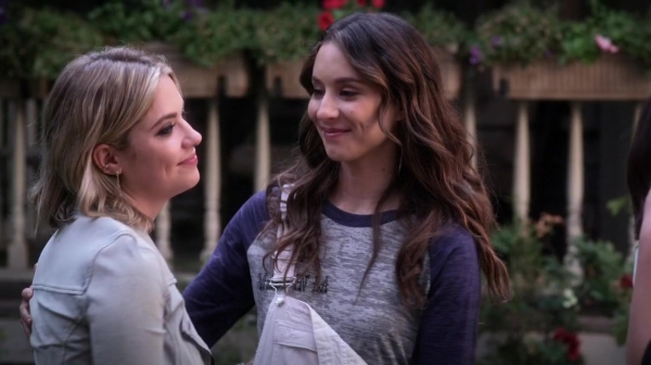 Pretty_Little_Liars_S06E10_Game_Over_Charles_720p_WEB-DL_DD5_1_H_264-PLLs_2460.jpg