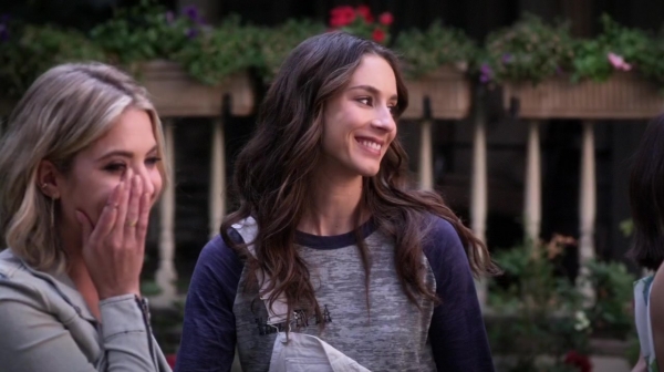 Pretty_Little_Liars_S06E10_Game_Over_Charles_720p_WEB-DL_DD5_1_H_264-PLLs_2461.jpg