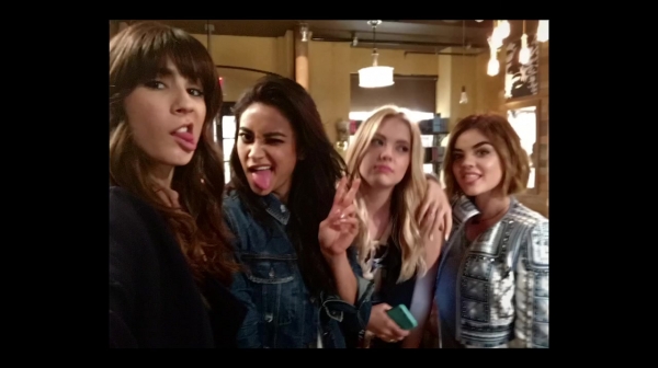 Pretty_Little_Liars_S06E11_Of_Late_I_Think_of_Rosewood_720p_WEB-DL_DD5_1_H_264-NTb_0421.jpg