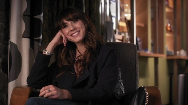 Pretty_Little_Liars_S06E11_Of_Late_I_Think_of_Rosewood_720p_WEB-DL_DD5_1_H_264-NTb_0438.jpg