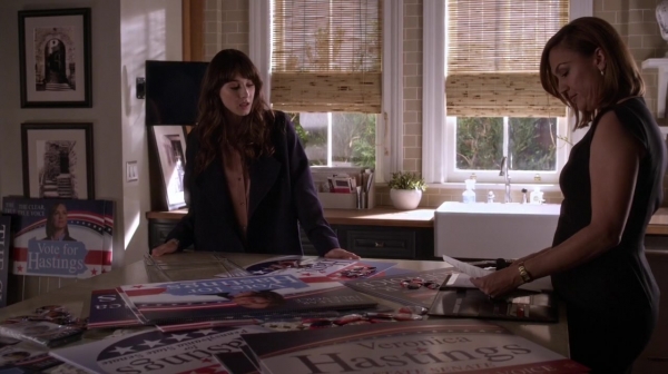 Pretty_Little_Liars_S06E11_Of_Late_I_Think_of_Rosewood_720p_WEB-DL_DD5_1_H_264-NTb_0740.jpg