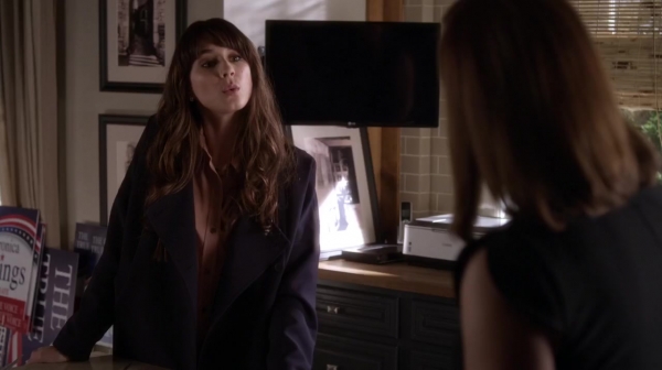 Pretty_Little_Liars_S06E11_Of_Late_I_Think_of_Rosewood_720p_WEB-DL_DD5_1_H_264-NTb_0751.jpg