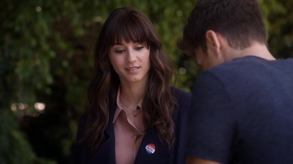 Pretty_Little_Liars_S06E11_Of_Late_I_Think_of_Rosewood_720p_WEB-DL_DD5_1_H_264-NTb_0931.jpg