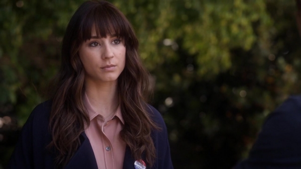 Pretty_Little_Liars_S06E11_Of_Late_I_Think_of_Rosewood_720p_WEB-DL_DD5_1_H_264-NTb_0947.jpg