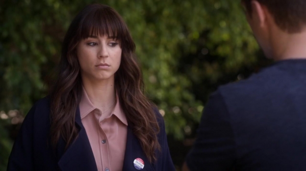 Pretty_Little_Liars_S06E11_Of_Late_I_Think_of_Rosewood_720p_WEB-DL_DD5_1_H_264-NTb_0956.jpg