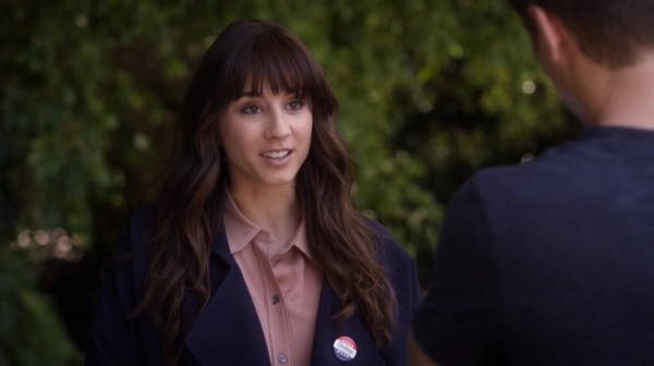 Pretty_Little_Liars_S06E11_Of_Late_I_Think_of_Rosewood_720p_WEB-DL_DD5_1_H_264-NTb_0962.jpg