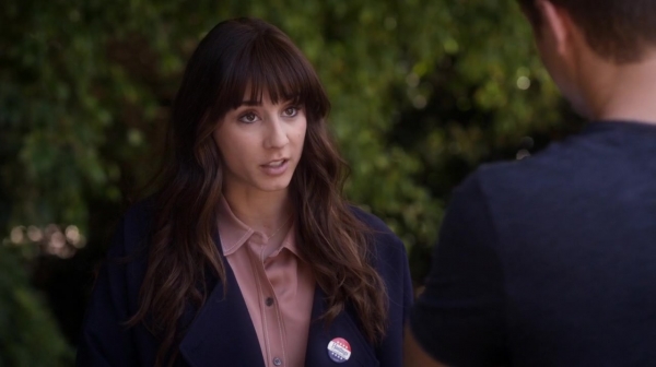 Pretty_Little_Liars_S06E11_Of_Late_I_Think_of_Rosewood_720p_WEB-DL_DD5_1_H_264-NTb_0969.jpg