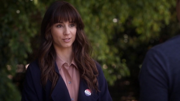 Pretty_Little_Liars_S06E11_Of_Late_I_Think_of_Rosewood_720p_WEB-DL_DD5_1_H_264-NTb_0992.jpg