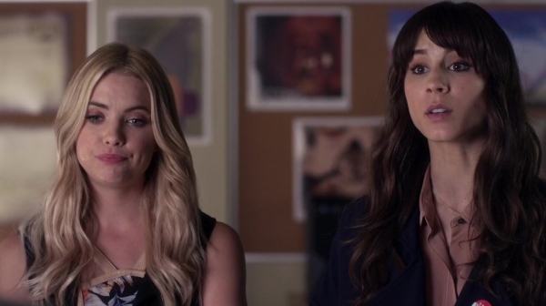 Pretty_Little_Liars_S06E11_Of_Late_I_Think_of_Rosewood_720p_WEB-DL_DD5_1_H_264-NTb_1038.jpg