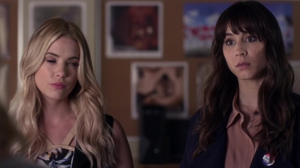 Pretty_Little_Liars_S06E11_Of_Late_I_Think_of_Rosewood_720p_WEB-DL_DD5_1_H_264-NTb_1049.jpg