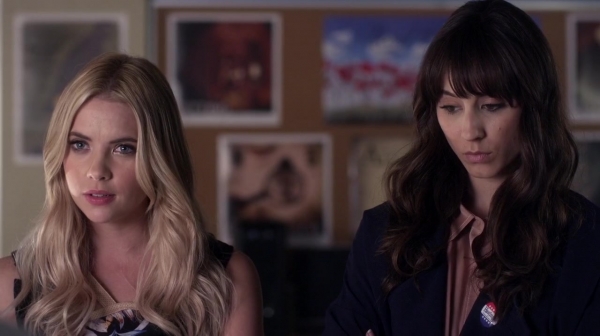 Pretty_Little_Liars_S06E11_Of_Late_I_Think_of_Rosewood_720p_WEB-DL_DD5_1_H_264-NTb_1077.jpg