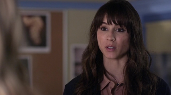 Pretty_Little_Liars_S06E11_Of_Late_I_Think_of_Rosewood_720p_WEB-DL_DD5_1_H_264-NTb_1140.jpg
