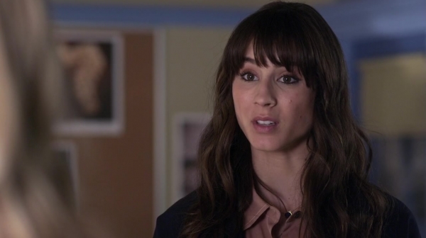 Pretty_Little_Liars_S06E11_Of_Late_I_Think_of_Rosewood_720p_WEB-DL_DD5_1_H_264-NTb_1145.jpg