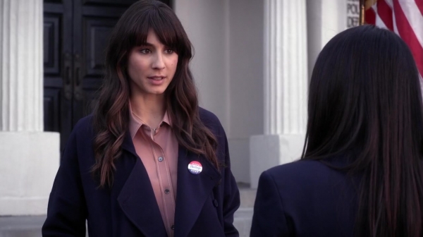 Pretty_Little_Liars_S06E11_Of_Late_I_Think_of_Rosewood_720p_WEB-DL_DD5_1_H_264-NTb_1243.jpg