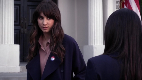 Pretty_Little_Liars_S06E11_Of_Late_I_Think_of_Rosewood_720p_WEB-DL_DD5_1_H_264-NTb_1247.jpg