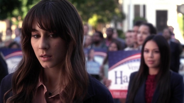 Pretty_Little_Liars_S06E11_Of_Late_I_Think_of_Rosewood_720p_WEB-DL_DD5_1_H_264-NTb_1249.jpg