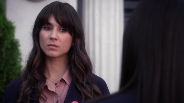 Pretty_Little_Liars_S06E11_Of_Late_I_Think_of_Rosewood_720p_WEB-DL_DD5_1_H_264-NTb_1262.jpg