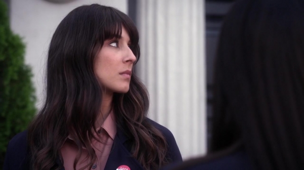 Pretty_Little_Liars_S06E11_Of_Late_I_Think_of_Rosewood_720p_WEB-DL_DD5_1_H_264-NTb_1266.jpg