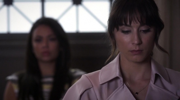 Pretty_Little_Liars_S06E11_Of_Late_I_Think_of_Rosewood_720p_WEB-DL_DD5_1_H_264-NTb_1421.jpg
