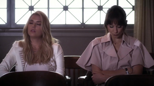 Pretty_Little_Liars_S06E11_Of_Late_I_Think_of_Rosewood_720p_WEB-DL_DD5_1_H_264-NTb_1582.jpg