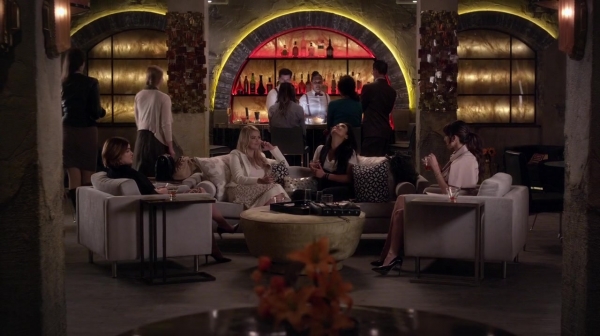 Pretty_Little_Liars_S06E11_Of_Late_I_Think_of_Rosewood_720p_WEB-DL_DD5_1_H_264-NTb_1758.jpg