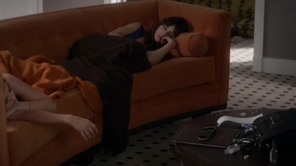 Pretty_Little_Liars_S06E11_Of_Late_I_Think_of_Rosewood_720p_WEB-DL_DD5_1_H_264-NTb_1917.jpg
