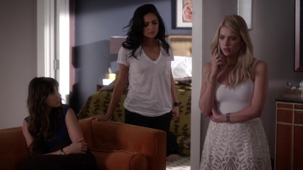 Pretty_Little_Liars_S06E11_Of_Late_I_Think_of_Rosewood_720p_WEB-DL_DD5_1_H_264-NTb_2005.jpg