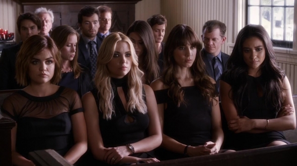 Pretty_Little_Liars_S06E11_Of_Late_I_Think_of_Rosewood_720p_WEB-DL_DD5_1_H_264-NTb_2362.jpg