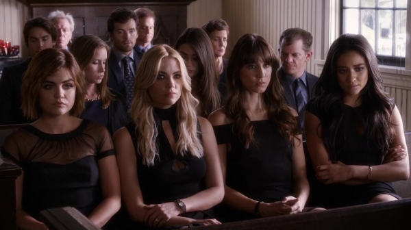 Pretty_Little_Liars_S06E11_Of_Late_I_Think_of_Rosewood_720p_WEB-DL_DD5_1_H_264-NTb_2363.jpg