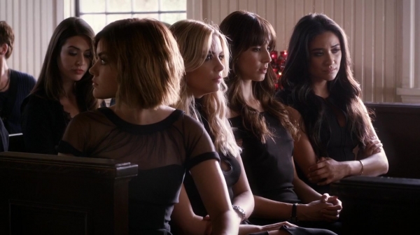 Pretty_Little_Liars_S06E11_Of_Late_I_Think_of_Rosewood_720p_WEB-DL_DD5_1_H_264-NTb_2378.jpg