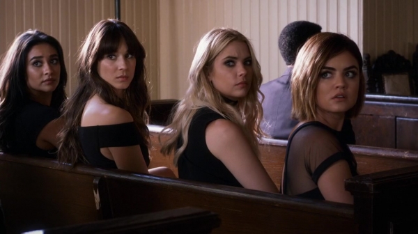 Pretty_Little_Liars_S06E11_Of_Late_I_Think_of_Rosewood_720p_WEB-DL_DD5_1_H_264-NTb_2381.jpg