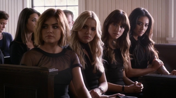 Pretty_Little_Liars_S06E11_Of_Late_I_Think_of_Rosewood_720p_WEB-DL_DD5_1_H_264-NTb_2399.jpg