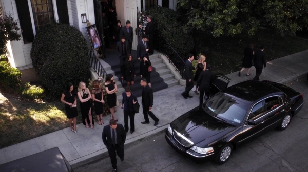 Pretty_Little_Liars_S06E11_Of_Late_I_Think_of_Rosewood_720p_WEB-DL_DD5_1_H_264-NTb_2423.jpg