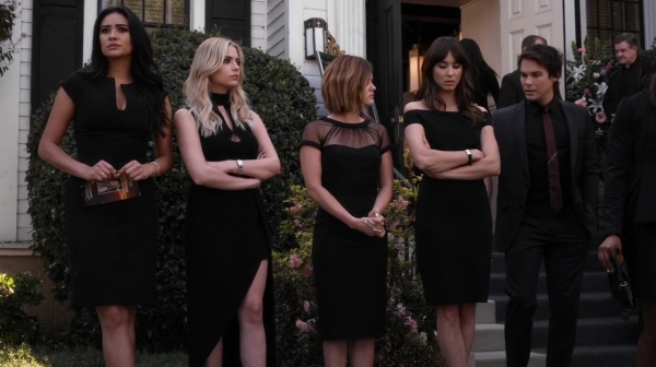 Pretty_Little_Liars_S06E11_Of_Late_I_Think_of_Rosewood_720p_WEB-DL_DD5_1_H_264-NTb_2427.jpg