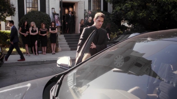 Pretty_Little_Liars_S06E11_Of_Late_I_Think_of_Rosewood_720p_WEB-DL_DD5_1_H_264-NTb_2456.jpg