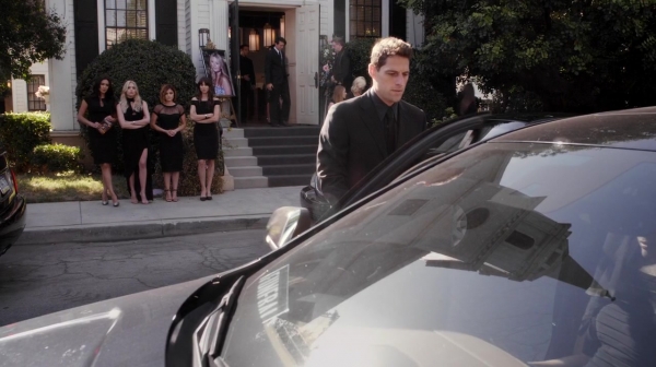 Pretty_Little_Liars_S06E11_Of_Late_I_Think_of_Rosewood_720p_WEB-DL_DD5_1_H_264-NTb_2457.jpg