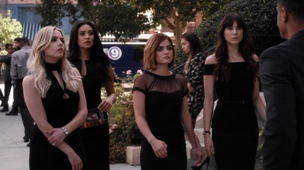 Pretty_Little_Liars_S06E11_Of_Late_I_Think_of_Rosewood_720p_WEB-DL_DD5_1_H_264-NTb_2466.jpg