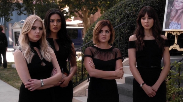 Pretty_Little_Liars_S06E11_Of_Late_I_Think_of_Rosewood_720p_WEB-DL_DD5_1_H_264-NTb_2505.jpg