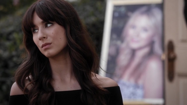 Pretty_Little_Liars_S06E11_Of_Late_I_Think_of_Rosewood_720p_WEB-DL_DD5_1_H_264-NTb_2513.jpg